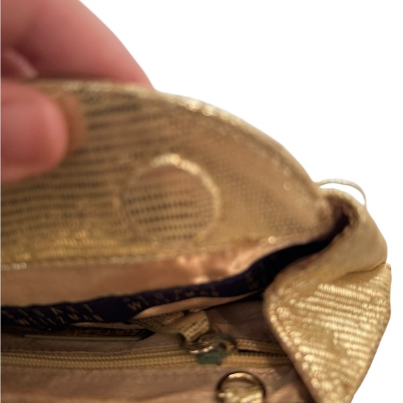 Stuart Weitzman Gold Evening Clutch with Detachable Strap and Dust Bag - Picture 6 of 7